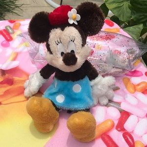 Disney Parks Authentic Minnie Mouse exclusively